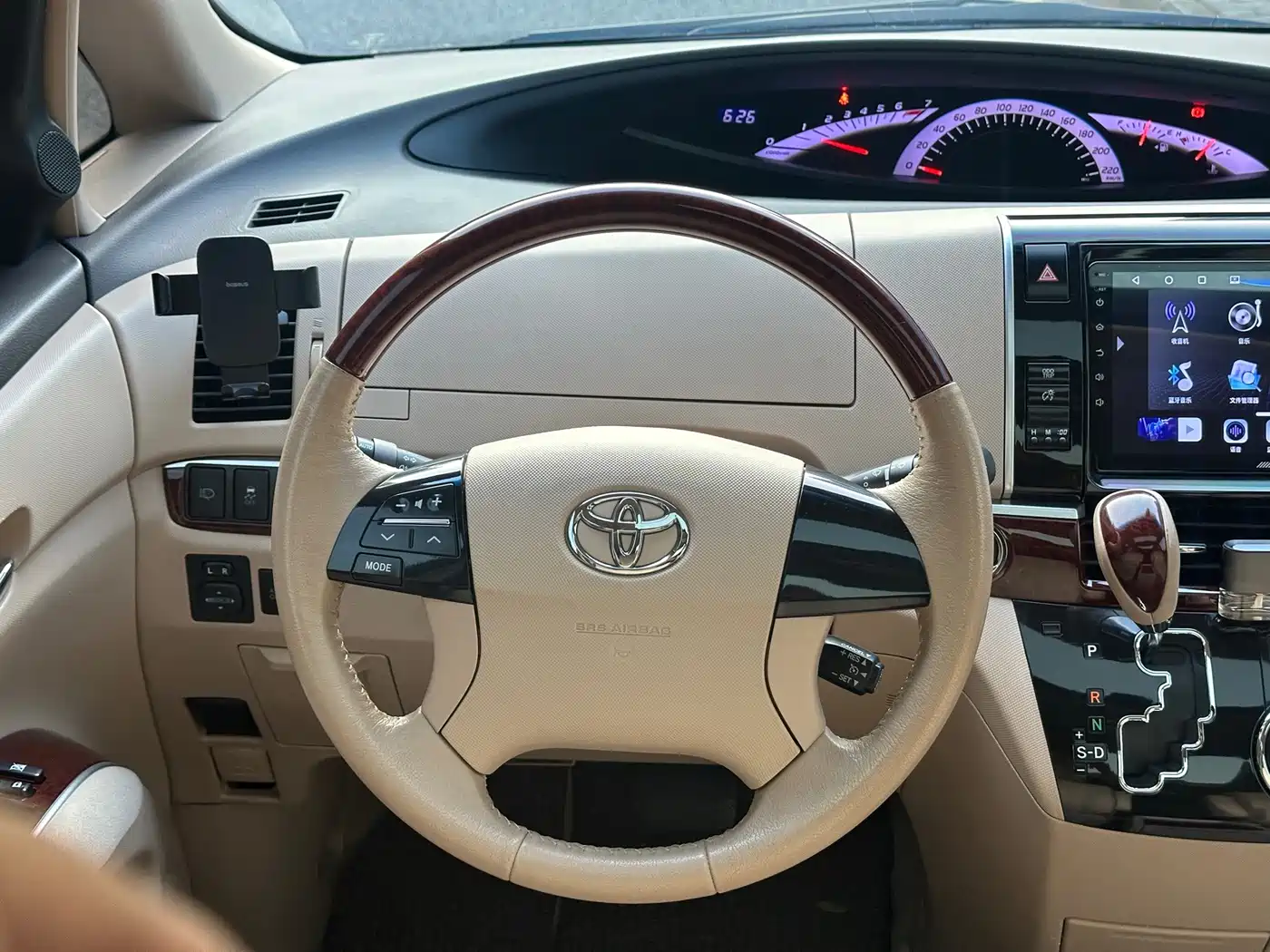 Фото 14 - Toyota Previa