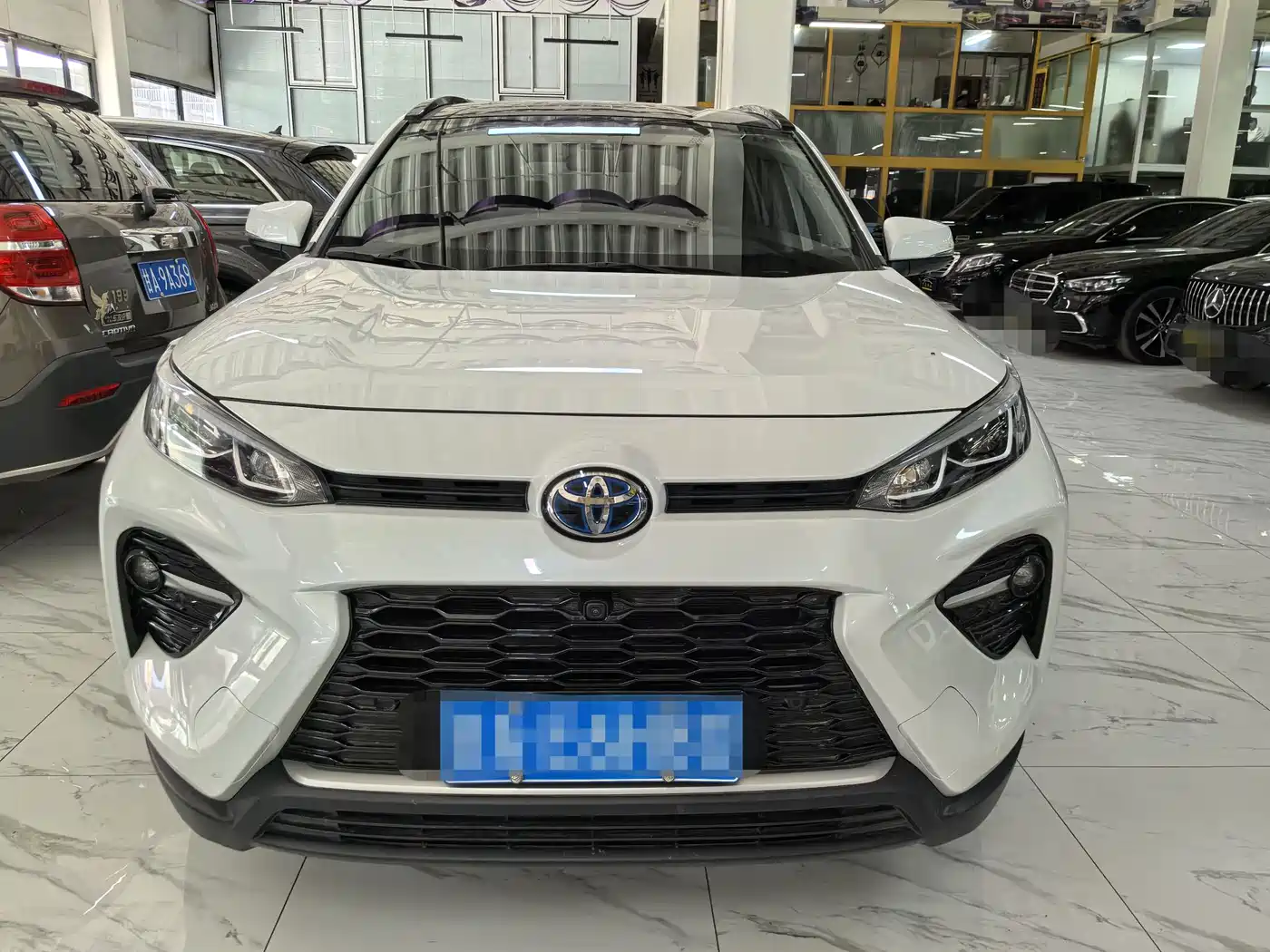 Toyota Wildlander 2024 2.0L CVT 4WD Luxury PLUS Edition фото 2