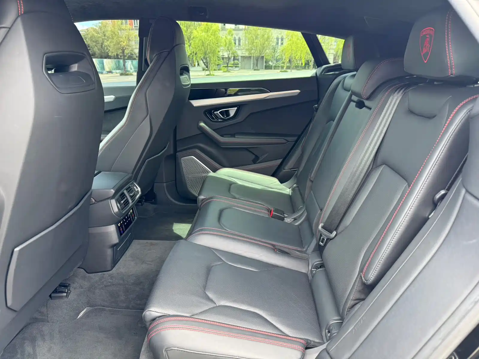 Фото 19 - Lamborghini Urus