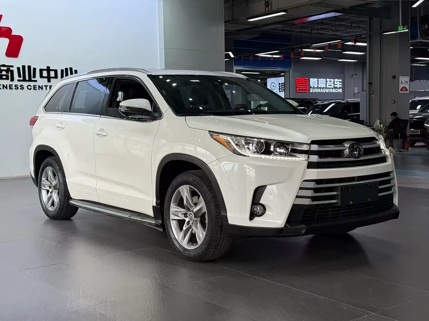 TOYOTA HIGHLANDER