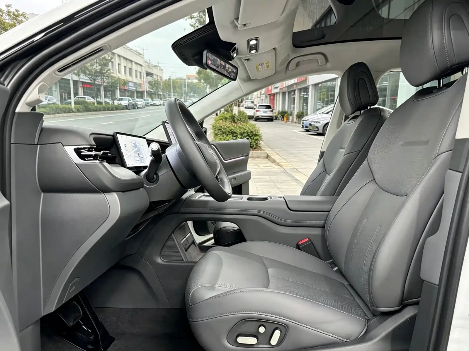 Photo 4 - XPeng G6