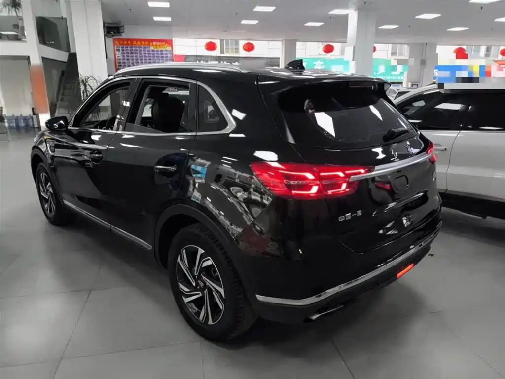 Hongqi HS5 2022 Facelift 2.0T Smart Flag Enjoyment Edition фото 5