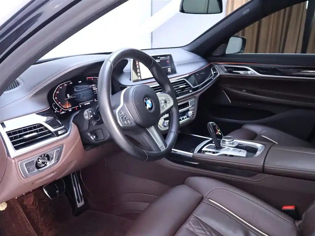 BMW 7 Series 2019 730Li M Sport Package фото 11
