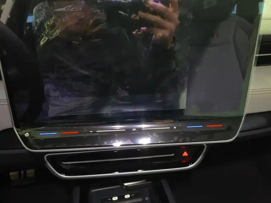 VOLKSWAGEN ID.7 VIZZION