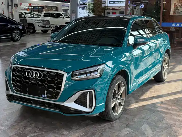 audi q2l