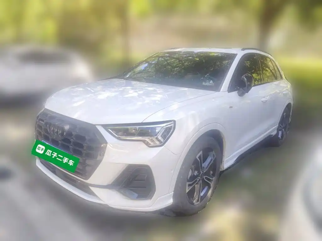 Photo 1 - Audi Q3