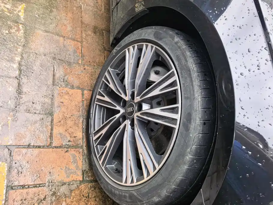 Photo 6 - Audi A6L