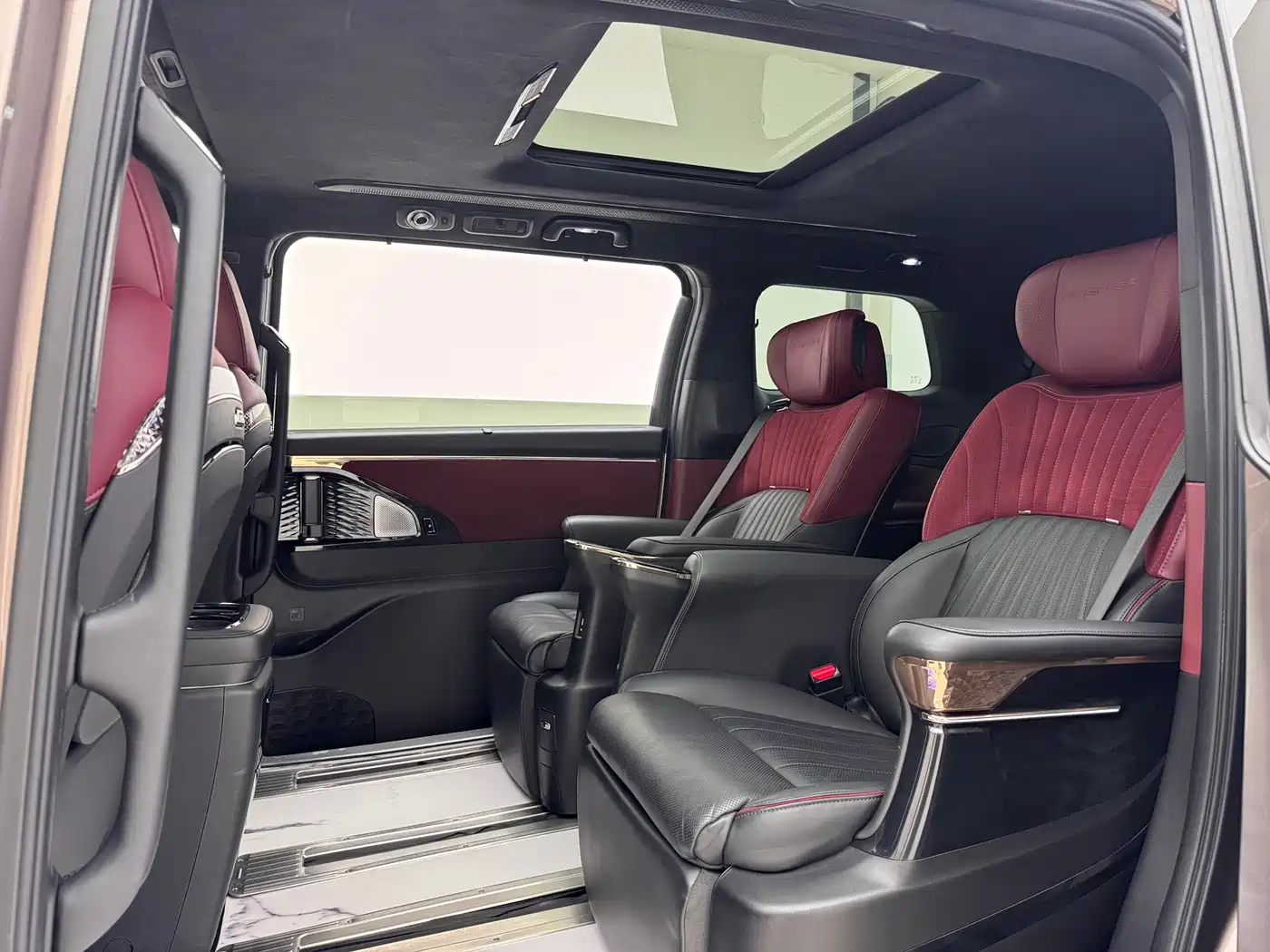 GAC Trumpchi Trumpchi M8 2023 Master Series Dual Hybrid Flagship Edition фото 9