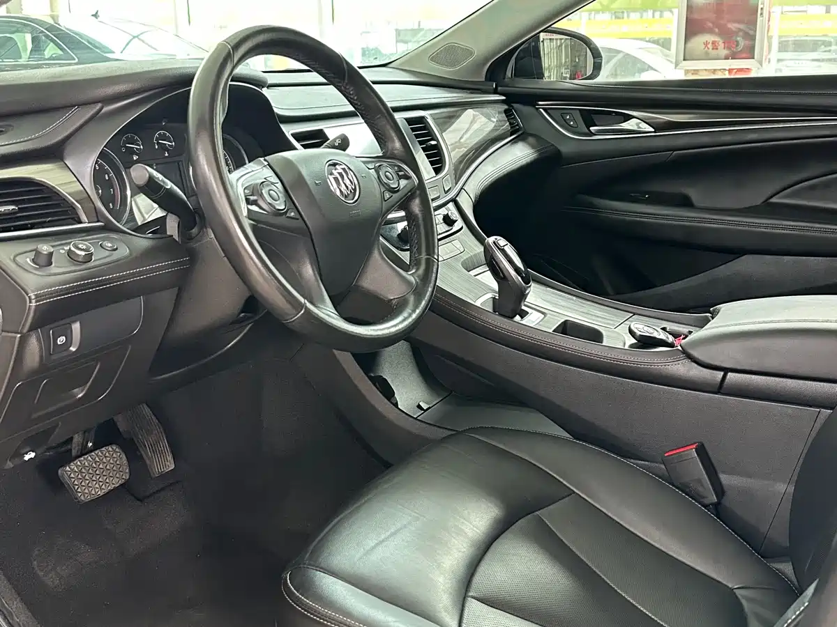 Buick LaCrosse 2018 Model 20T Elite Edition фото 4