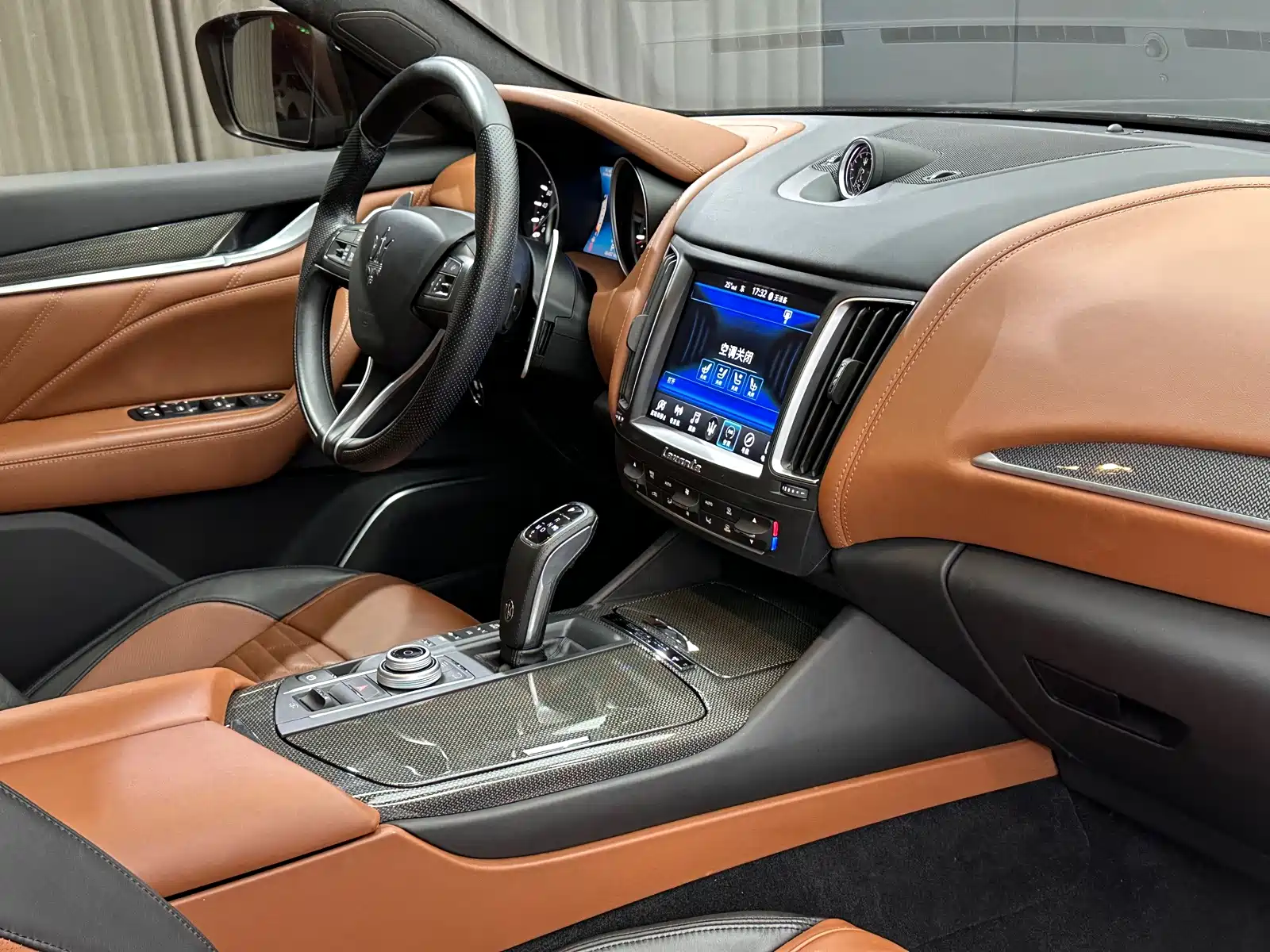 Фото 25 - Maserati Levante