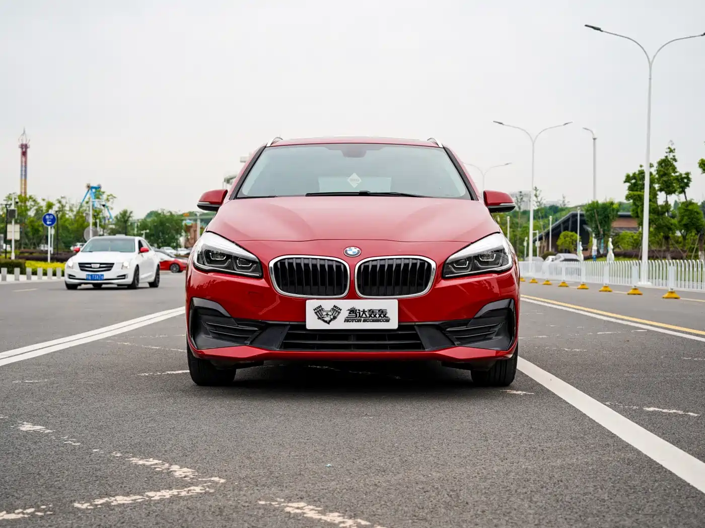 BMW 2 Series Touring 2019 218i Premium Sport Package фото 2