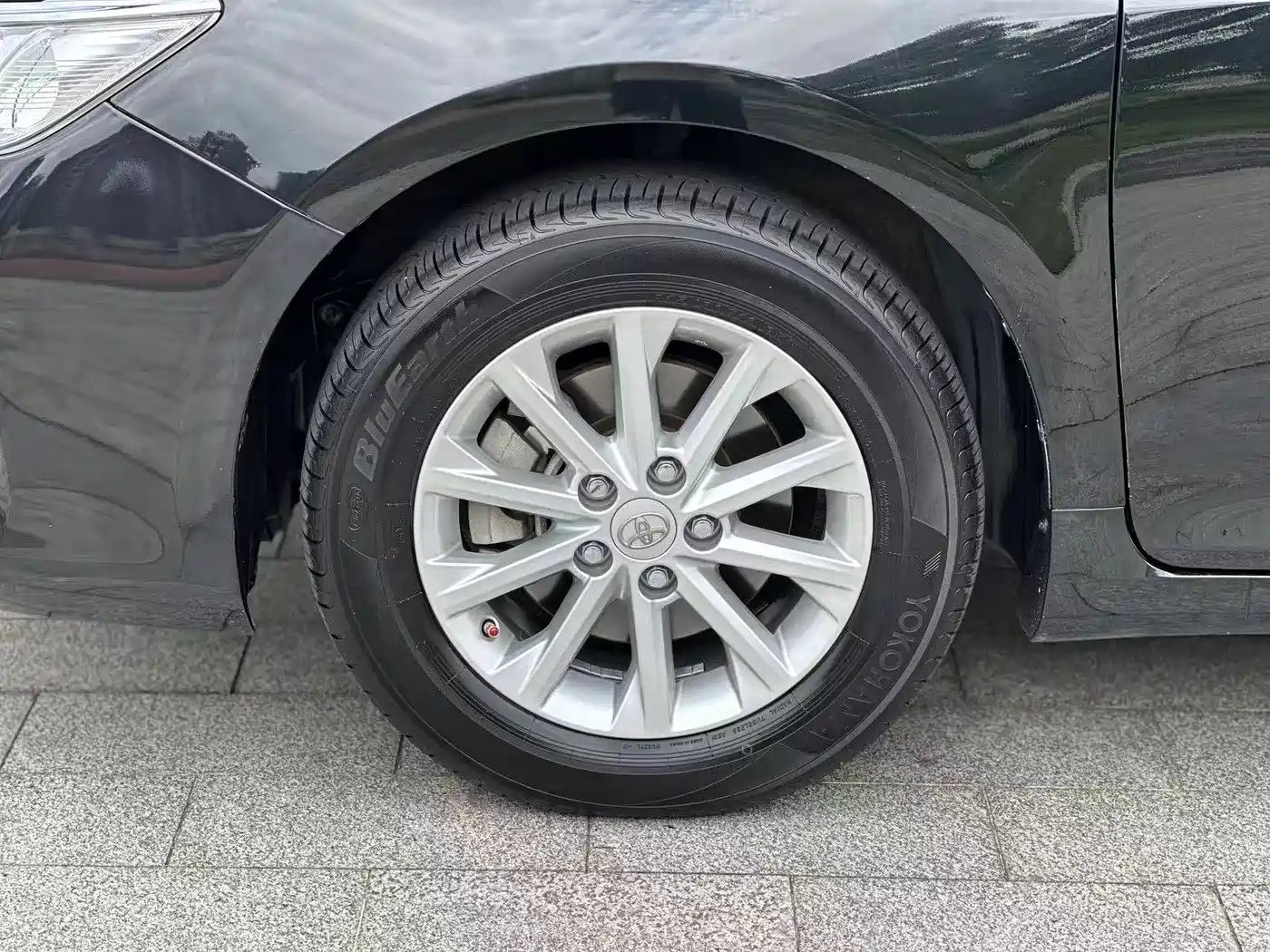Toyota Camry 2016 2.0G 10th Anniversary Leading Edition фото 16