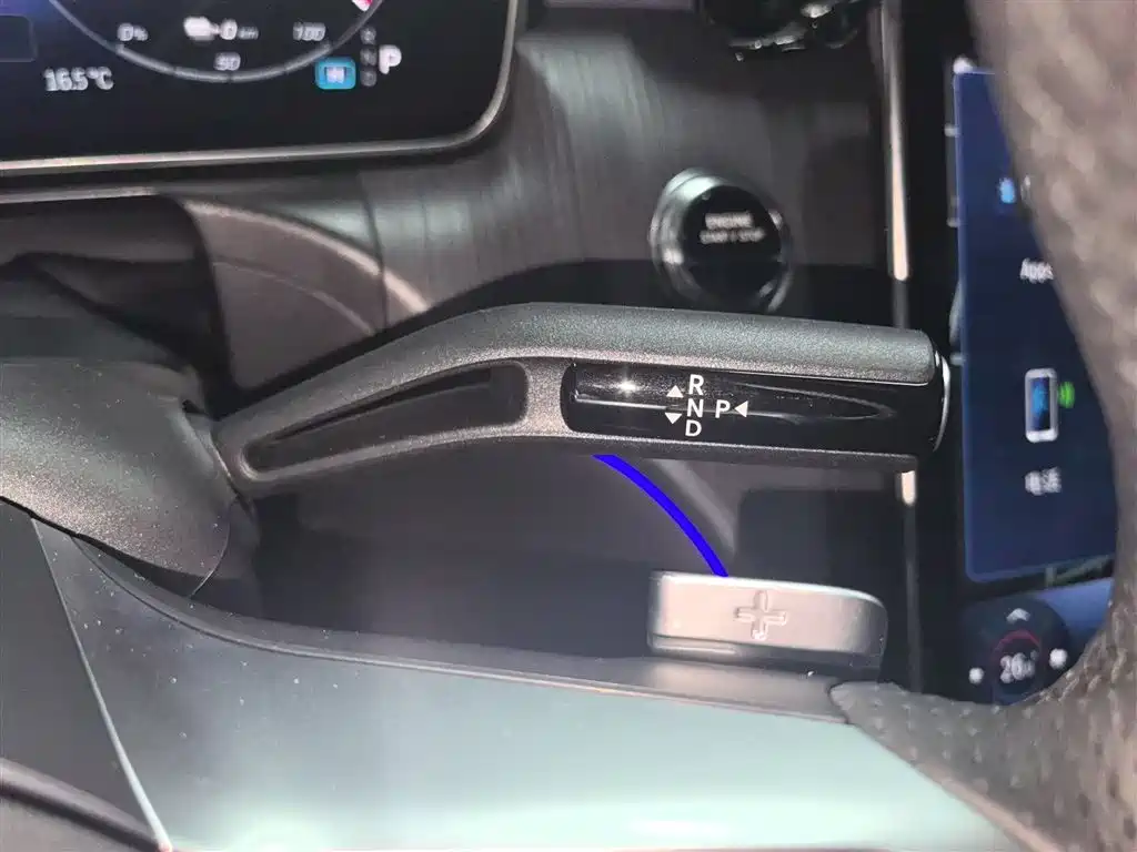 Mercedes-Benz C-Class New Energy 2024 Facelift C 350 eL фото 10