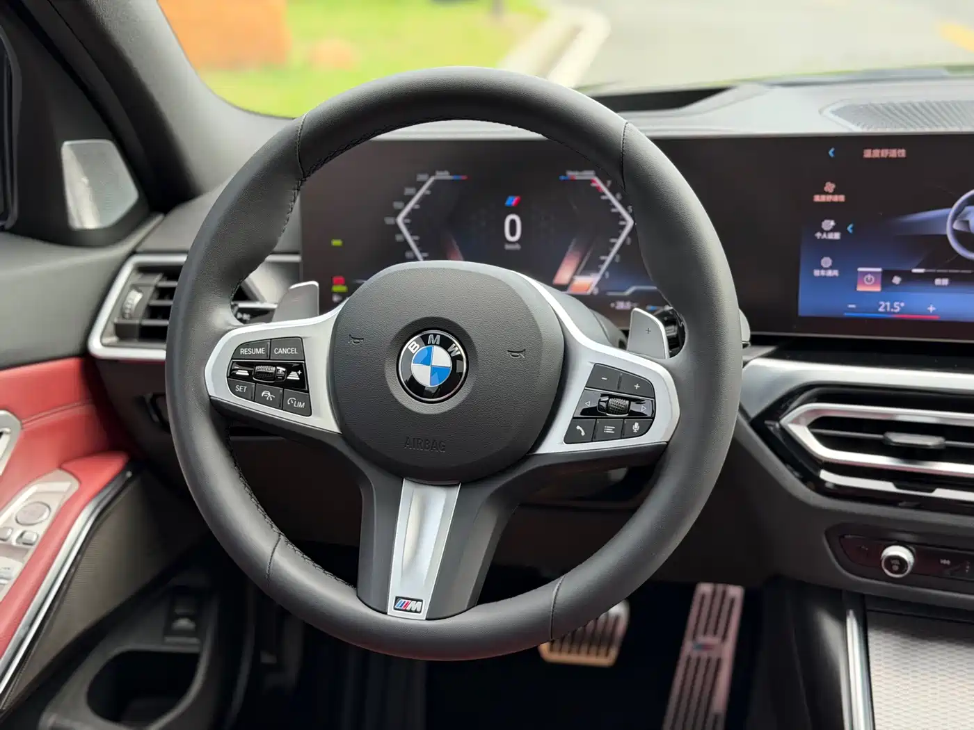 BMW 3 Series 2024 330Li M Sport Shadowline Package фото 23