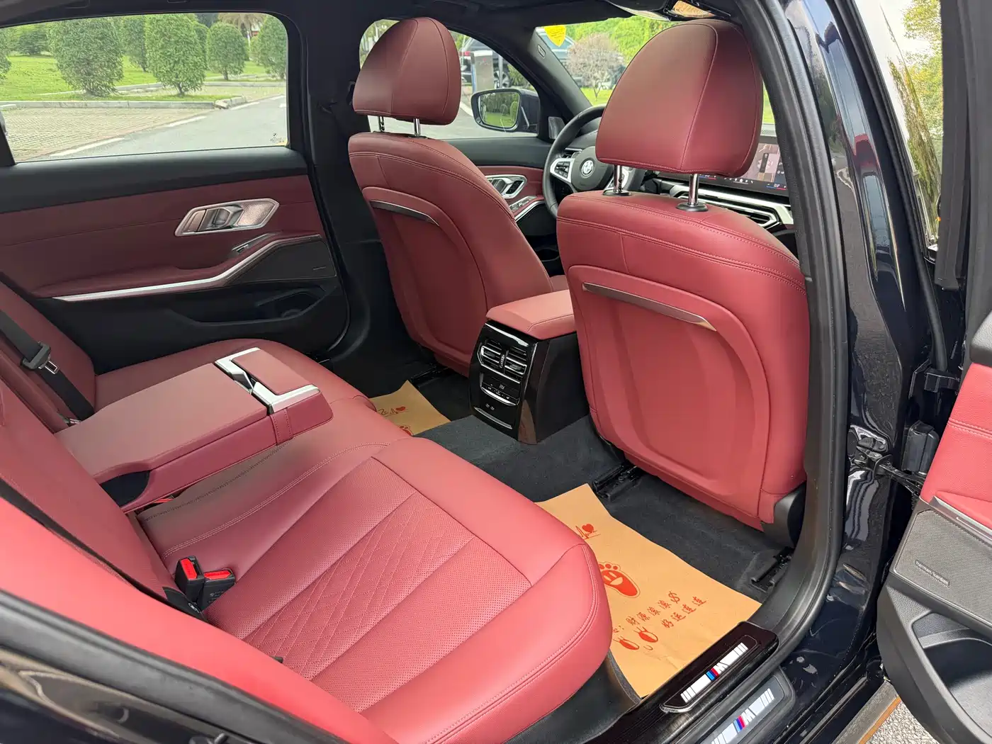 BMW 3 Series 2024 330Li M Sport Shadowline Package фото 18