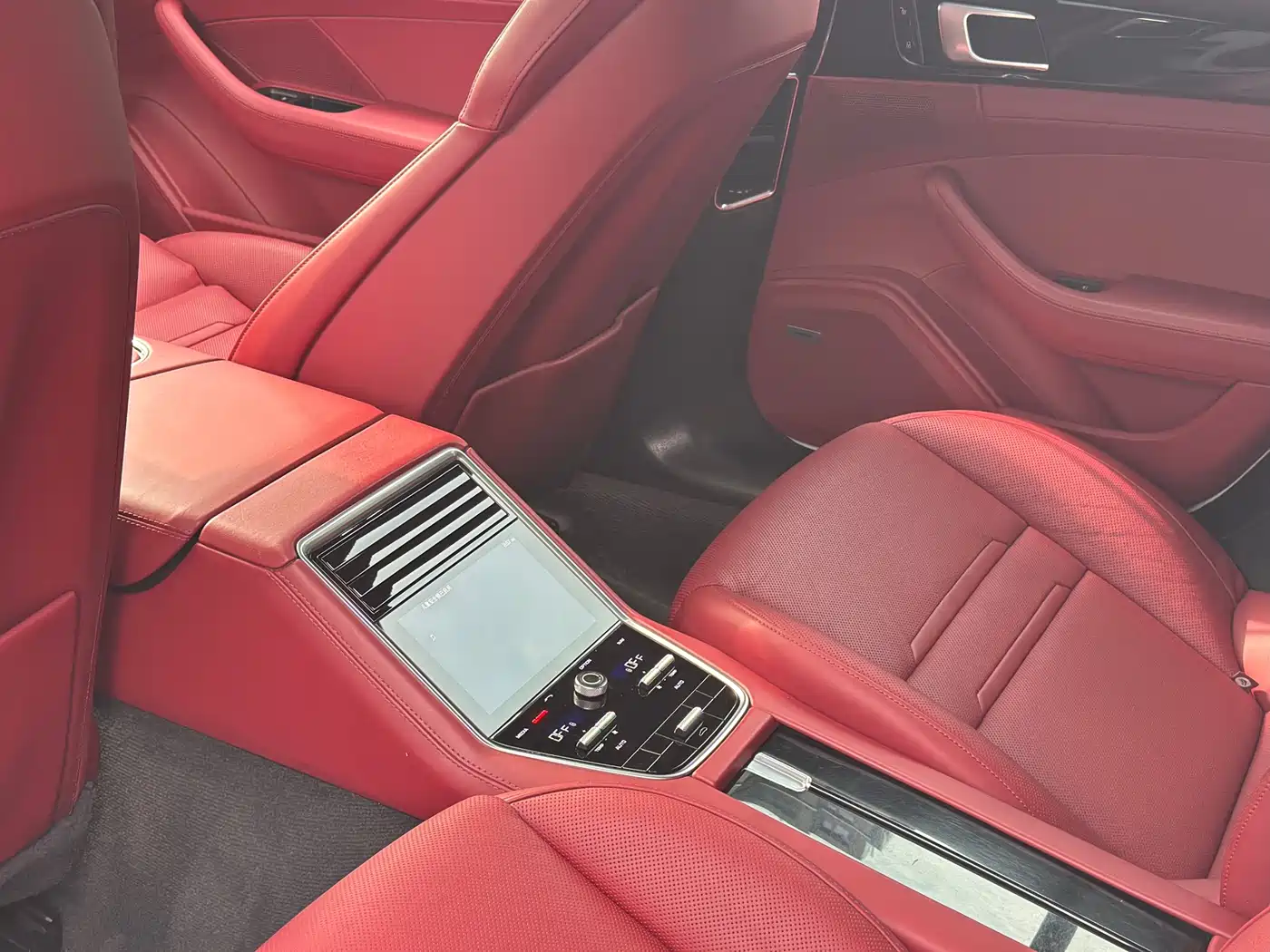 Porsche Panamera 2017 Panamera 3.0T фото 12