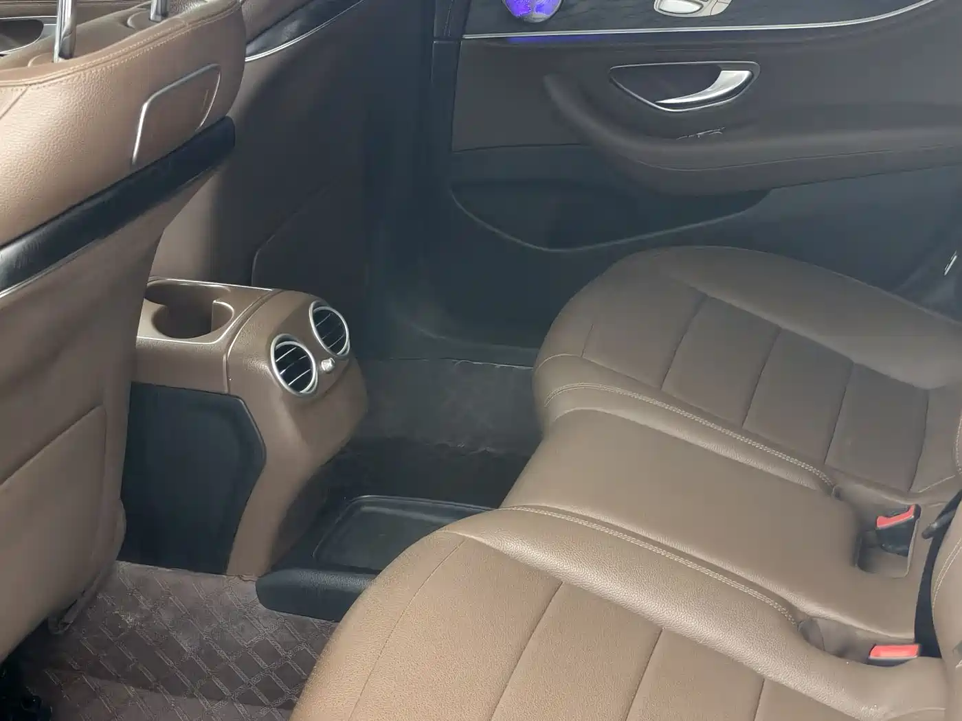 Mercedes-Benz E-Class 2019 E 300 L Sport Luxury фото 6