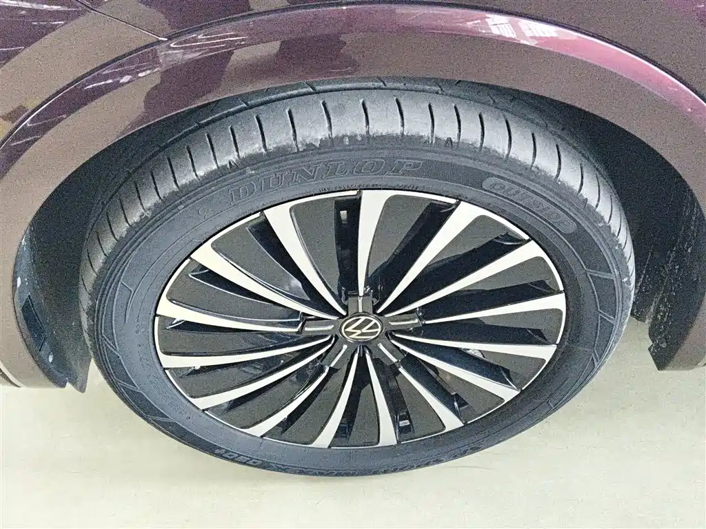 Volkswagen Viloran 2022 380TSI Premium Edition фото 20