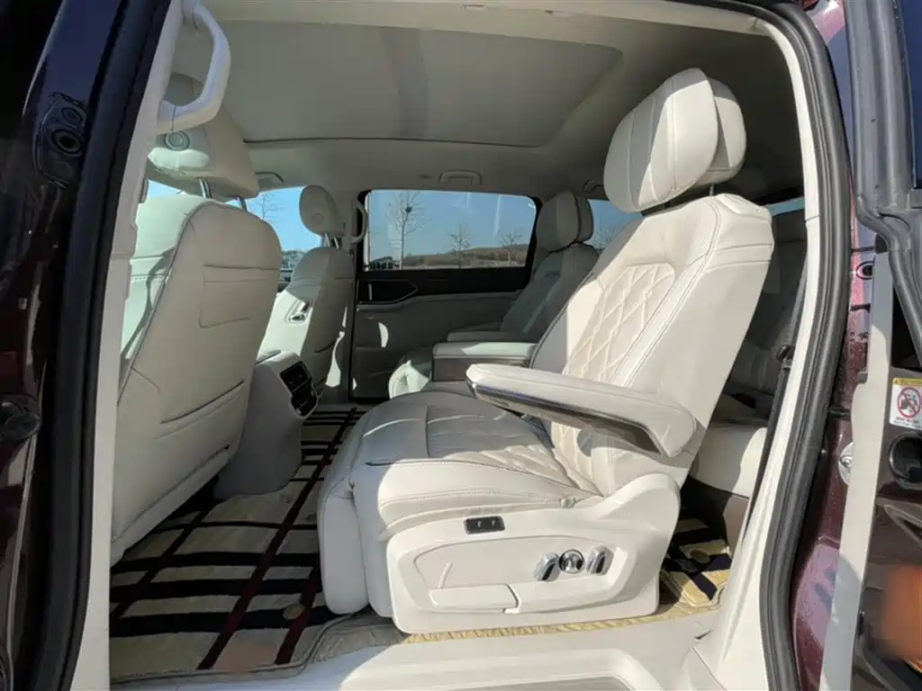 Volkswagen Viloran 2022 380TSI Premium Edition фото 22