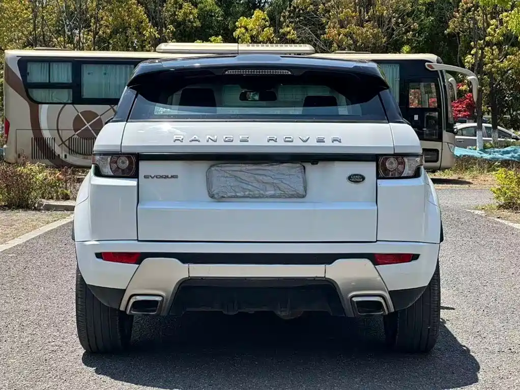 Land Rover Range Rover Evoque (Import) 2015 2.0T 5-door Dynamic Edition фото 8
