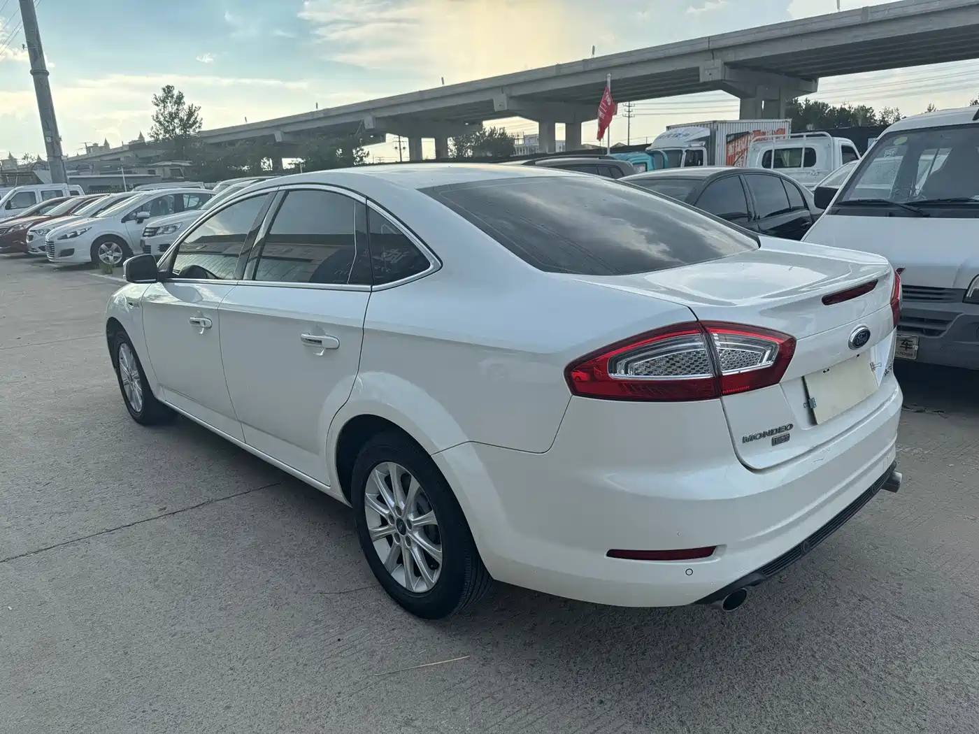 Ford Mondeo 2013 2013 2.3L Fashion Model