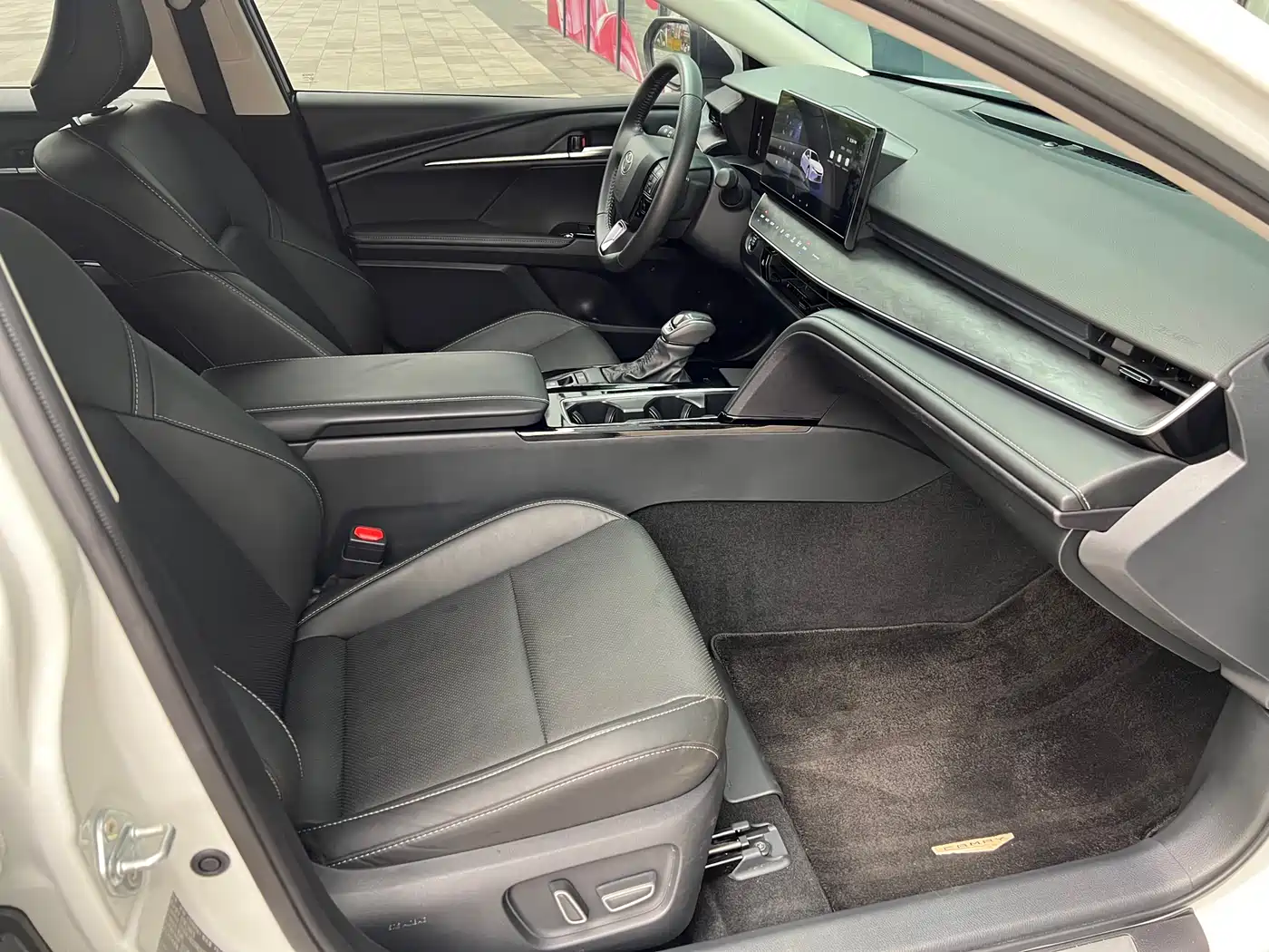 Toyota Camry 2024 2.0GVP Luxury Edition фото 7