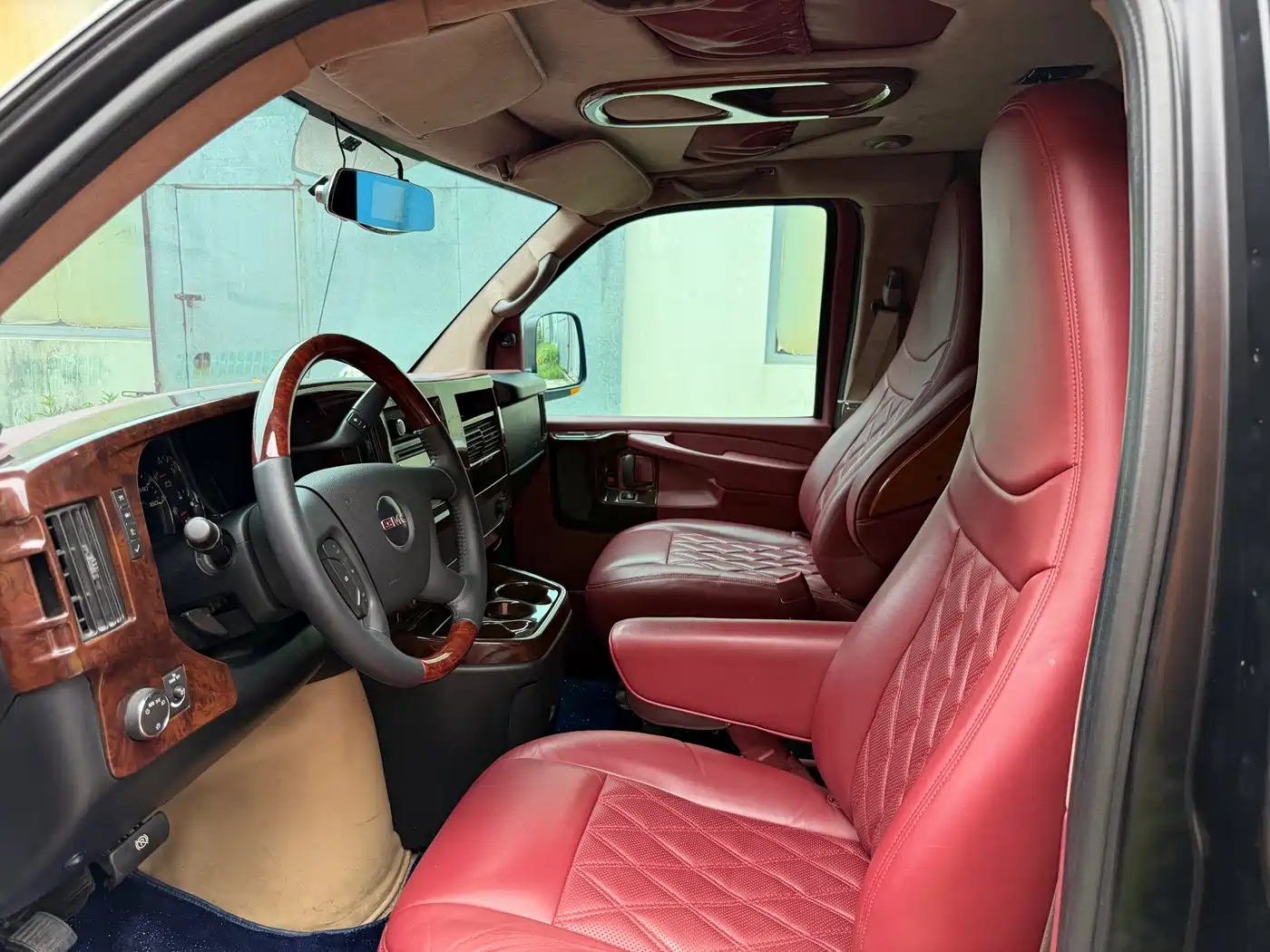 GMC Savana 2010 2011 Model 6.0L Business Star 7-seater