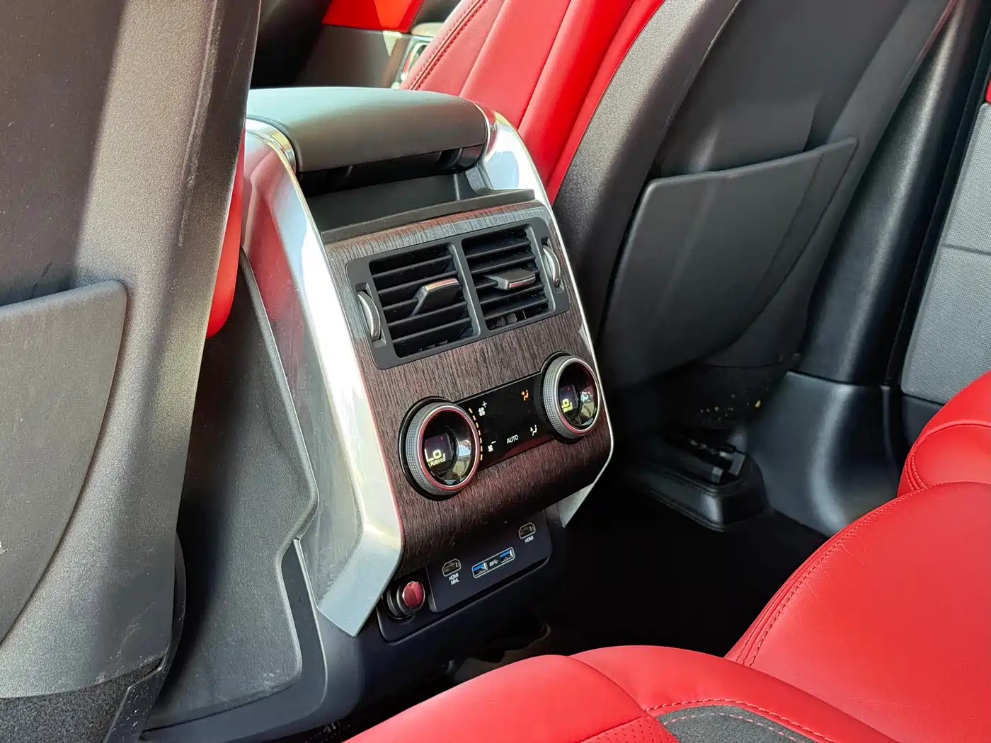 Land Rover Range Rover Sport 2022 3.0 L6 Gloss Black Edition фото 20