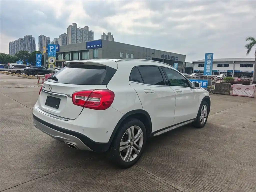 Mercedes-Benz GLA 2016 GLA 200 Dynamic фото 7