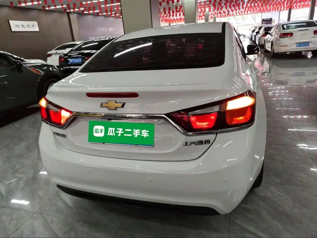 Chevrolet Cruze 2016 1.5L Automatic Fashion Sunroof Edition фото 6