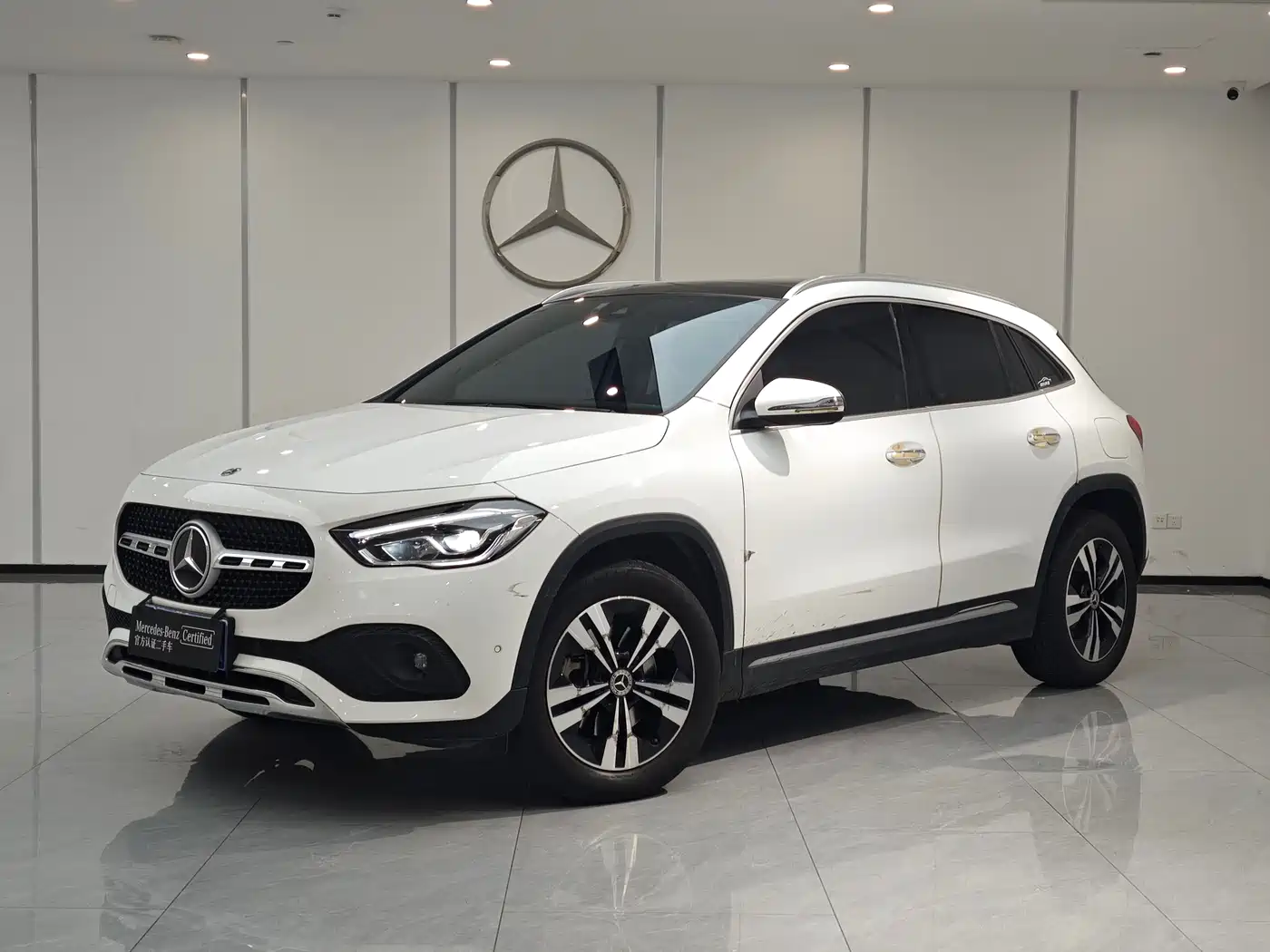 MERCEDES-BENZ GLA