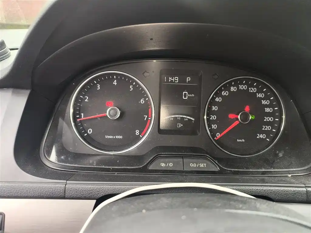 Volkswagen Lavida 2013 Facelift Classic 1.6L Automatic Comfort фото 4