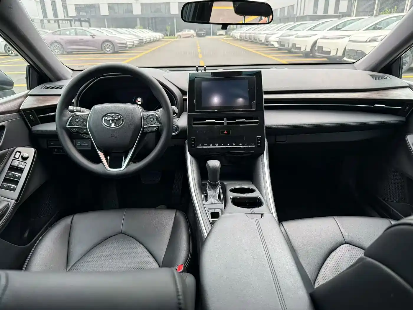 Фото 9 - Toyota Avalon