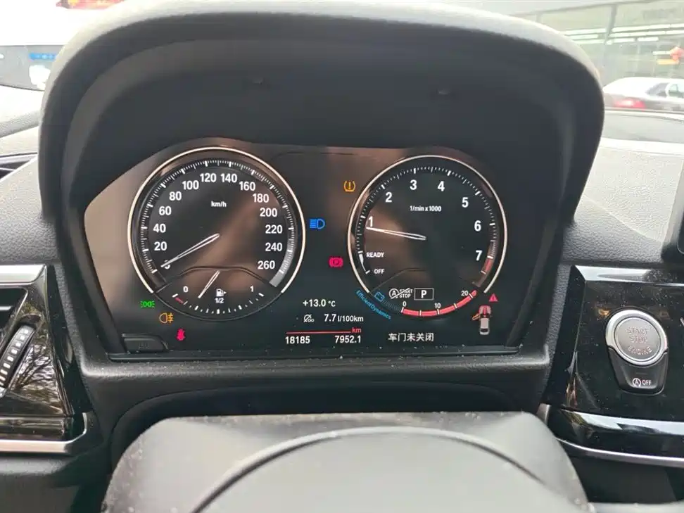BMW 1 Series 2023 125i M Sport Shadow Edition фото 9
