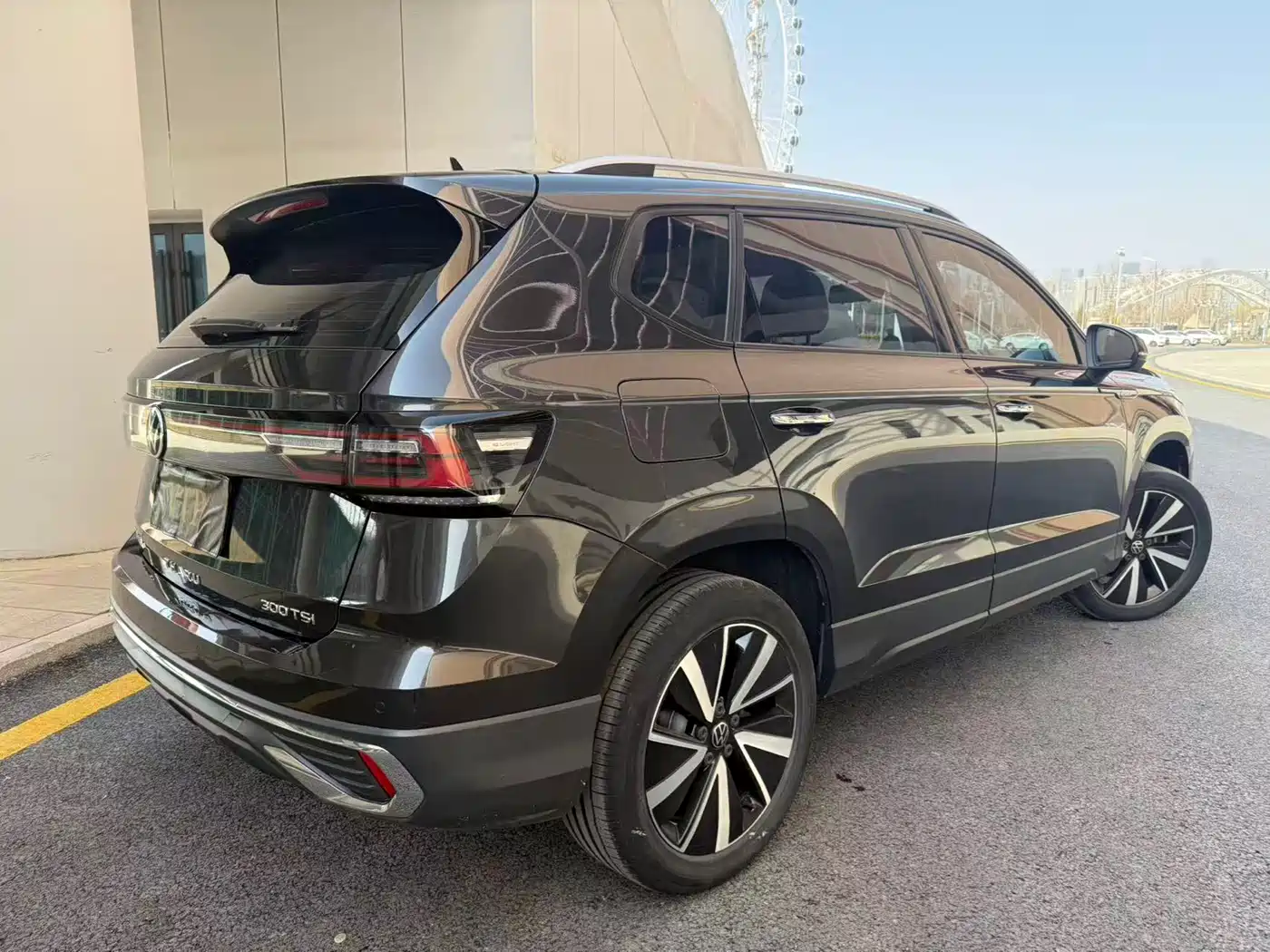Volkswagen Tharu 2023 300TSI 2WD Bright Moon Edition фото 15