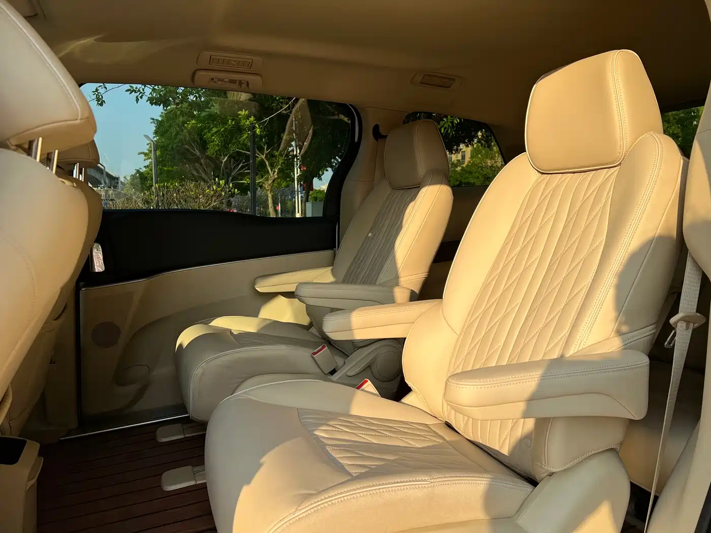 Buick GL8 2023 Land Business Class 652T Luxury фото 6
