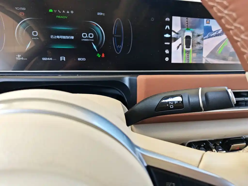 Ora Good Cat 2024 2023 401km Standard Range Luxury LFP