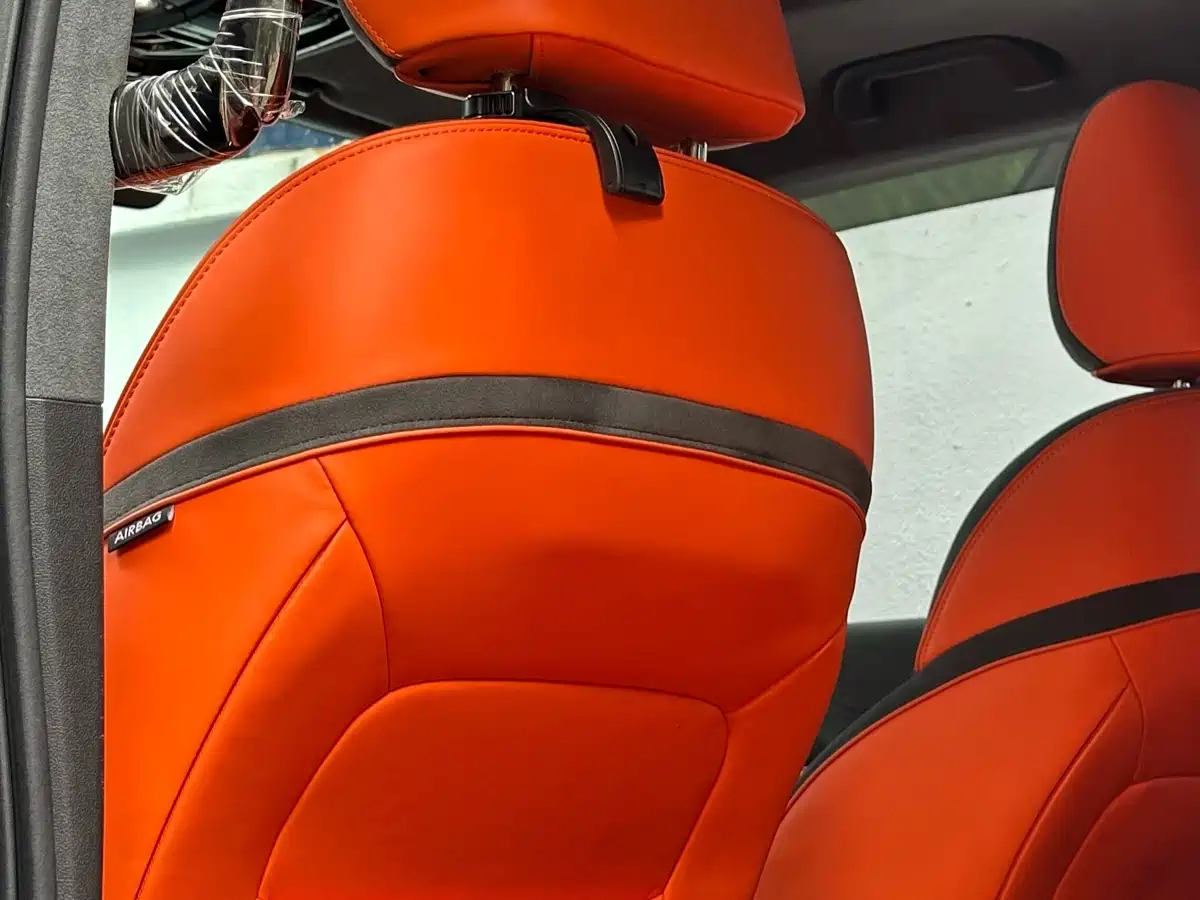 TANK CO CREATION TANK 300