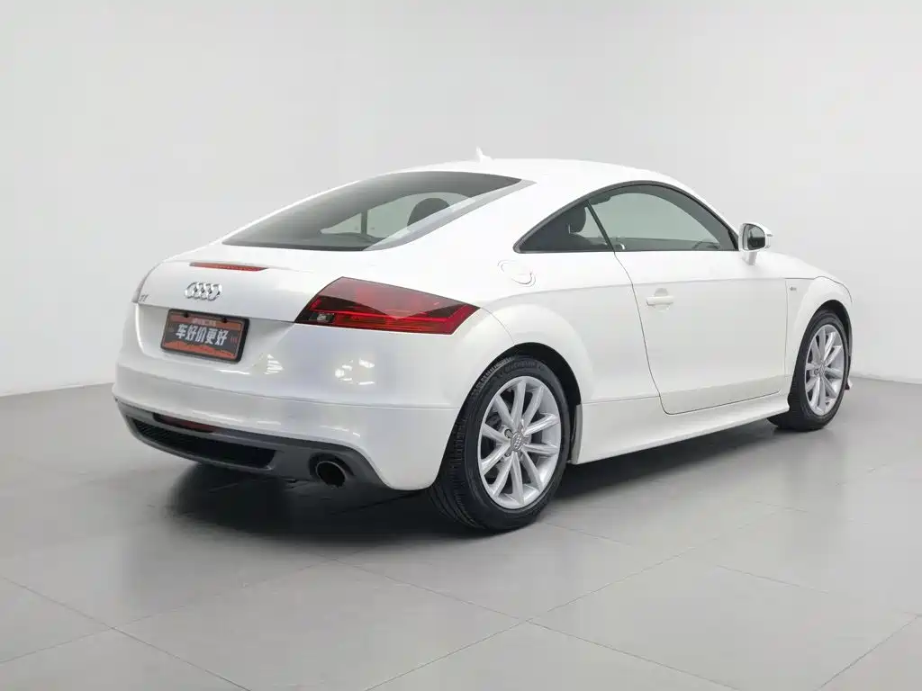 Фото 2 - Audi TT