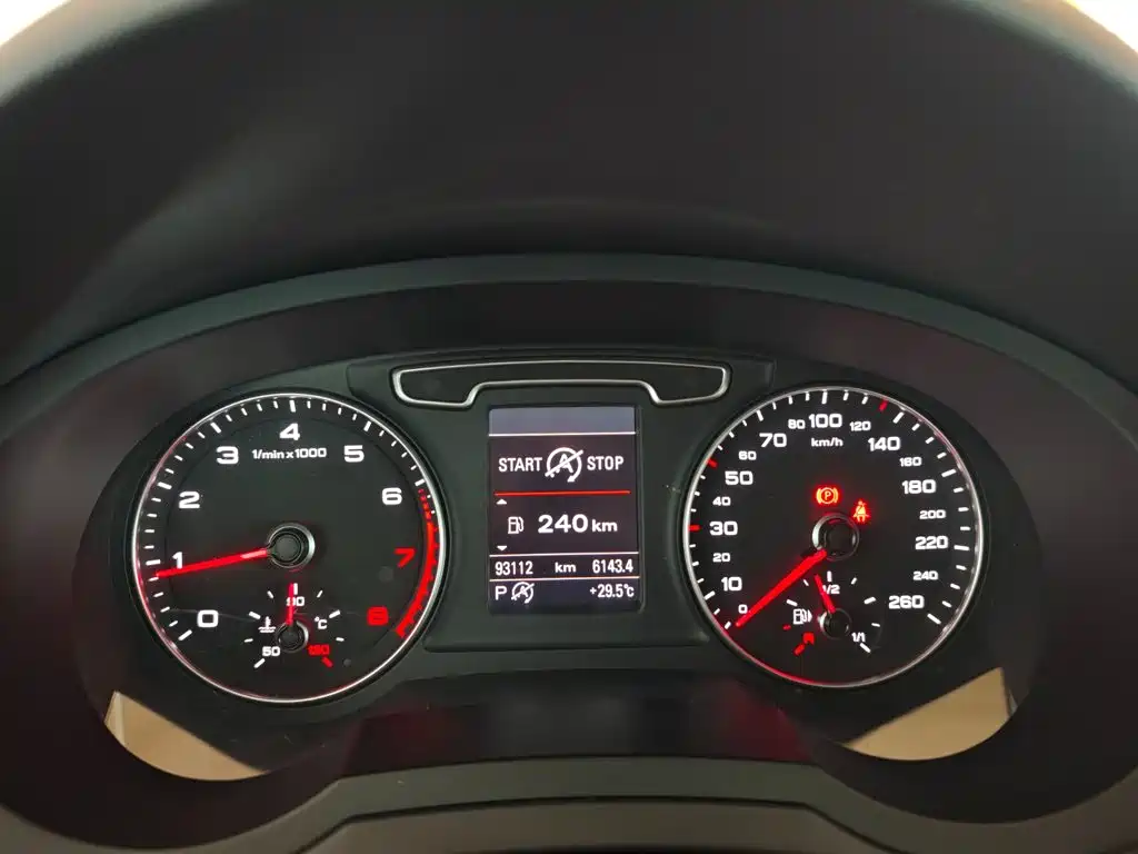 Фото 4 - Audi Q3