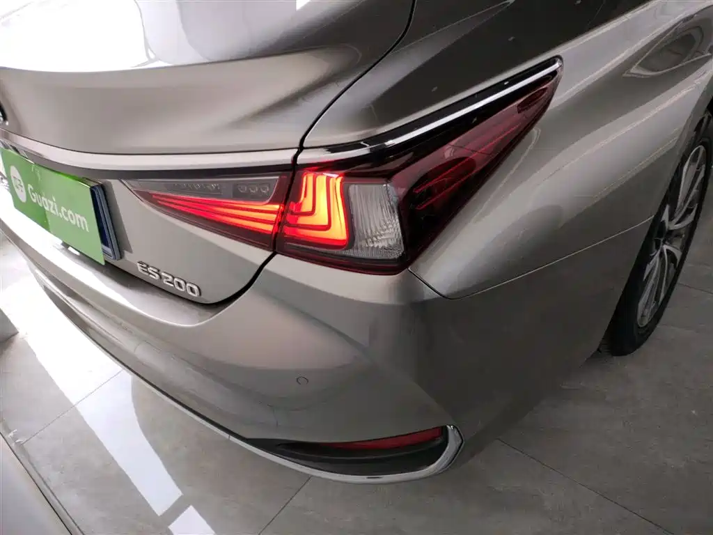 Lexus ES 2021 200 Excellence Edition фото 8