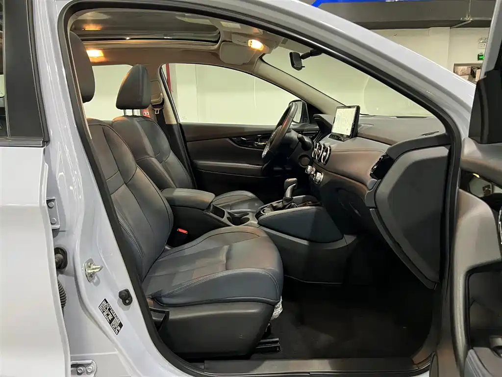 Nissan Qashqai 2024 2025 Honor 2.0L CVT XV+ Leading Edition