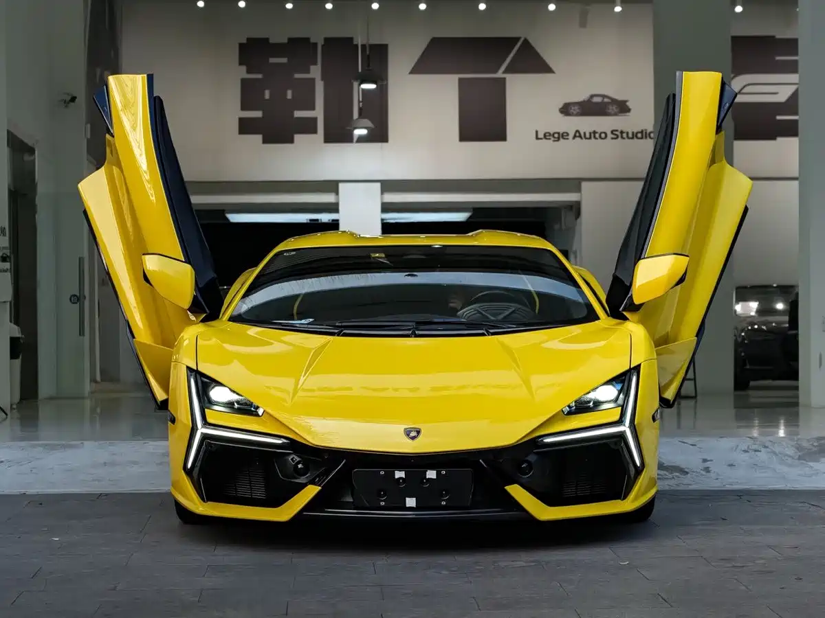 Lamborghini Revuelto 2025 2023 6.5L PHEV Standard