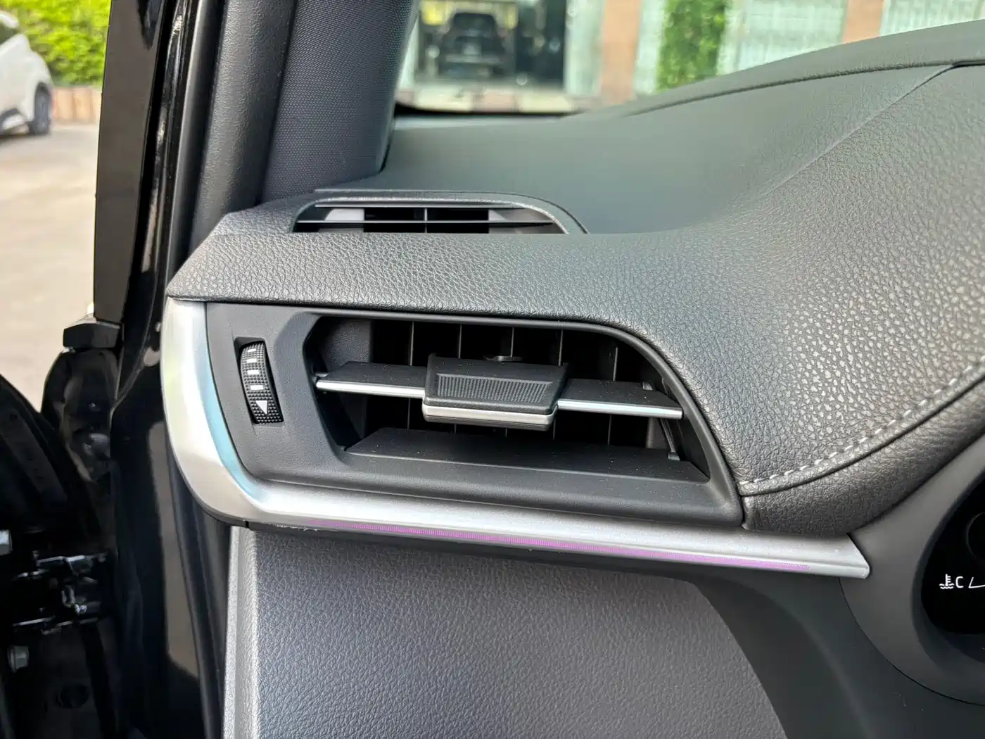 Toyota Sienna 2023 2.5L Hybrid Premium Edition фото 20