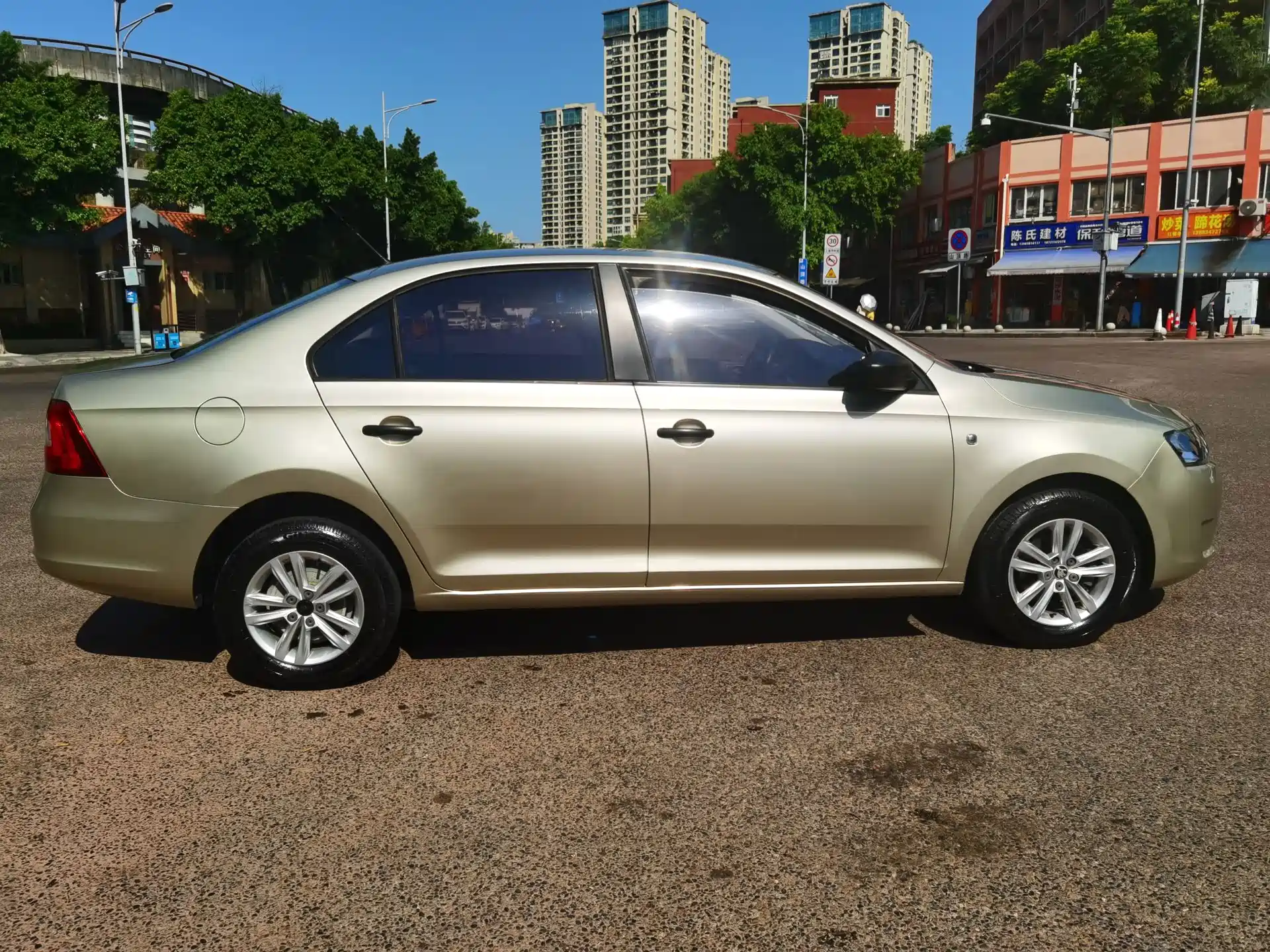 Фото 4 - Škoda Rapid