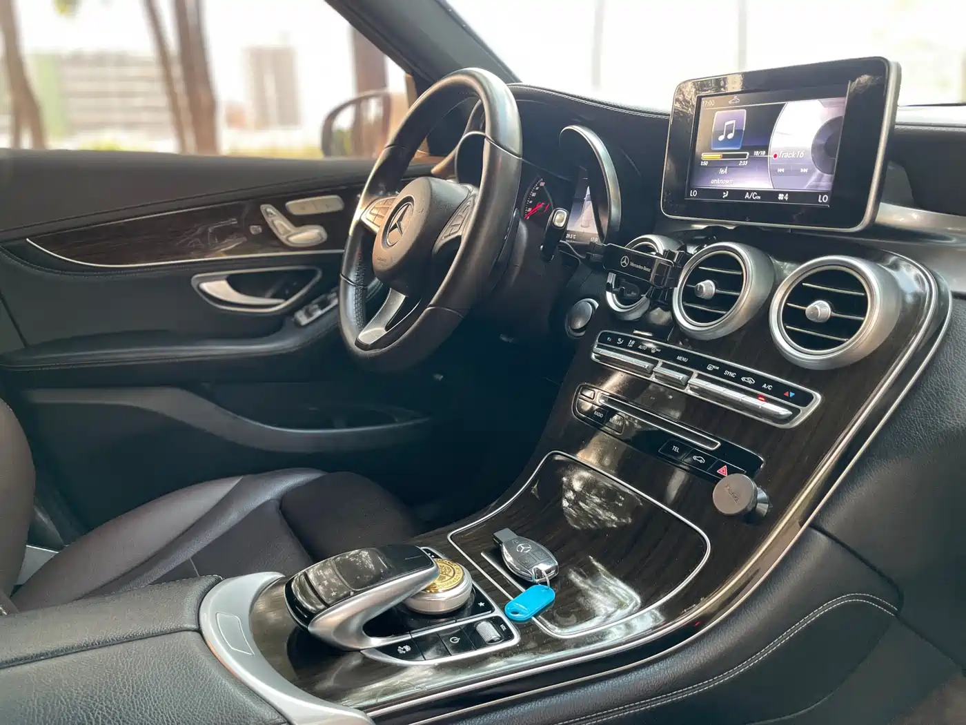 Mercedes-Benz GLC 2018 GLC 260 4MATIC Luxury фото 9