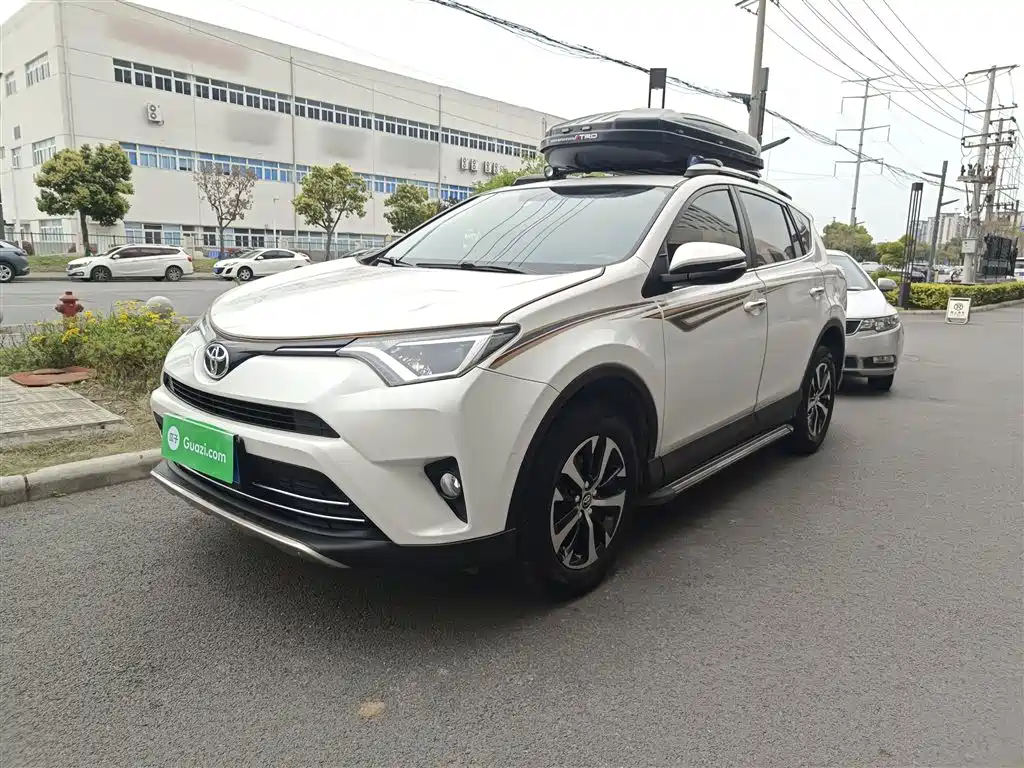 Toyota RAV4 Rongfang 2016 2.0L CVT 2WD Urban (China V) фото 2