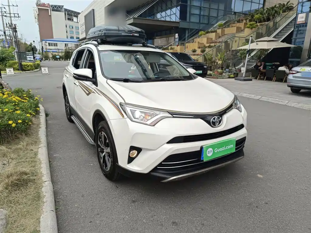Toyota RAV4 Rongfang 2016 2.0L CVT 2WD Urban (China V) фото 4