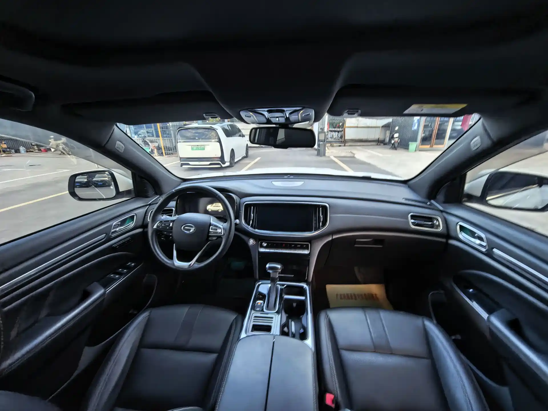 صورة 9 - GAC Trumpchi GS8