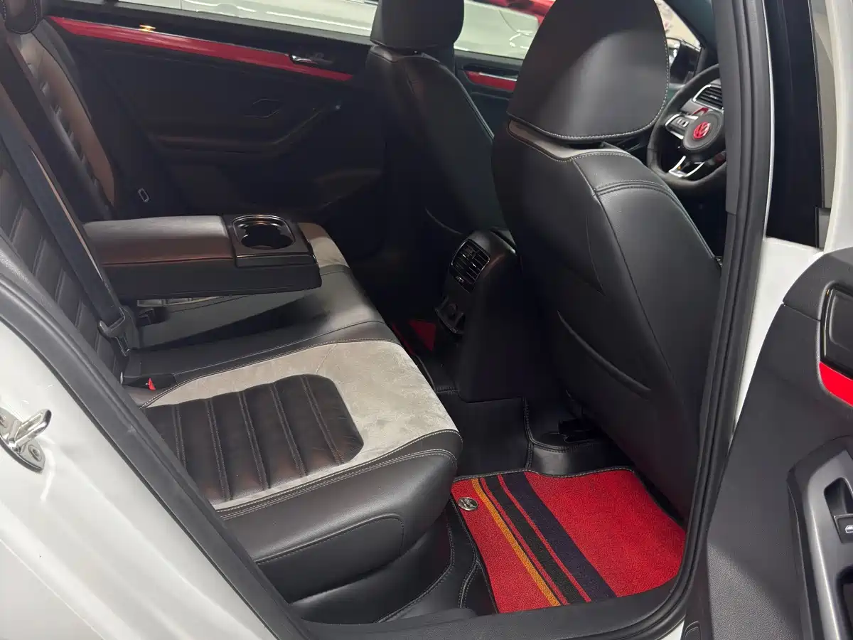 Фото 9 - Volkswagen Sagitar